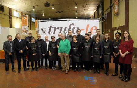 Imagen: Se han repartido 12.000 tapas elaboradas por diez restaurantes locales.