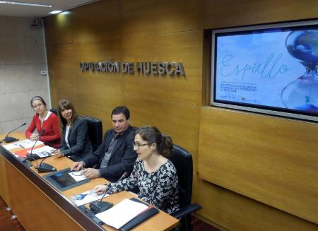 Imagen: La diputada Berta Fernández ha participado en la presentación.