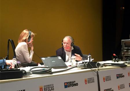 Imagen: Miguel Gracia en el programa de RNE desde la Feria de Biescas.