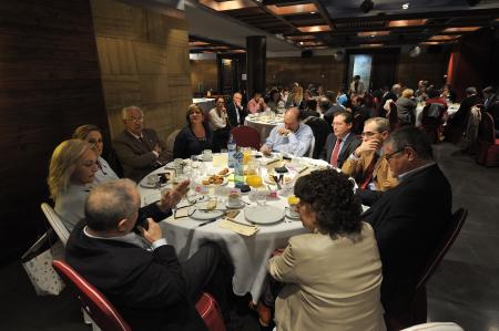 El desayuno de Amephu con el Presidente termina con turno de preguntas