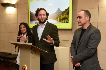 Carlos Sampériz, Isaac Claver y Amalia Ortiz desvelan el cartel