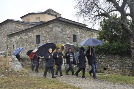 Imagen: Visita a la zona del monasterio de San Victorián. P. OTÍN