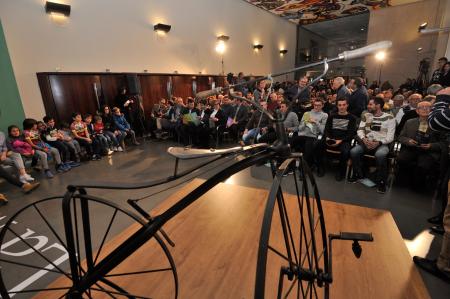 La primera bicicleta de España. P.OTÍN