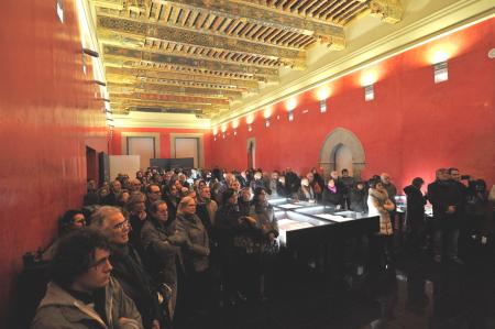 Miguel Gracia en la inauguración de la exposición que muestra los cantorales conservados. P. OTÍN