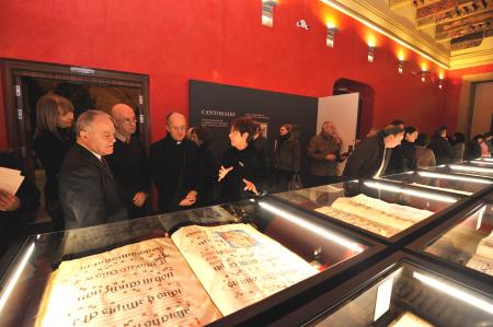 Miguel Gracia en la inauguración de la exposición que muestra los cantorales conservados. P. OTÍN