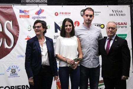 Imagen: El Presidente junto a la familia de Eduardo Lalana.