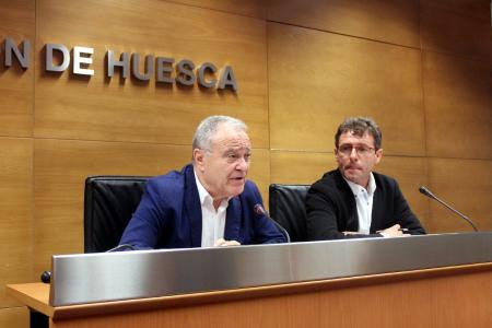 Imagen: Miguel Gracia y Marzo Ibarz, en la presentación de la nueva líena de acción.