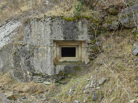 NR 106 Hoz de Jaca, Obra 41, Fusil ametrallador. Coord. 42.67163, -0.32199. Alt. 1.031 m. 15/2/2024. © Iñaki Bergera