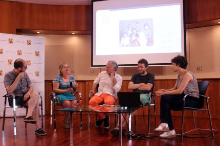 Encuentro con los medios para ver la evolución del Álbum de Huesca