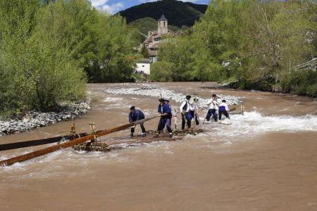 Descenso de nabatas por el río Aragón