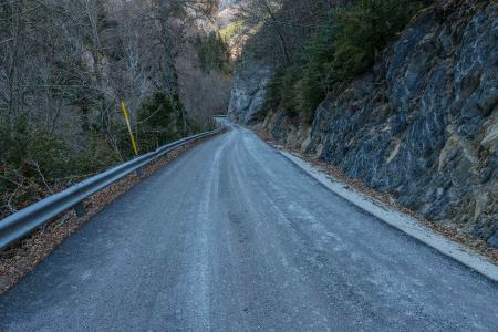 Uno de los tramos mejorados, carretera Ansó-Zuriza