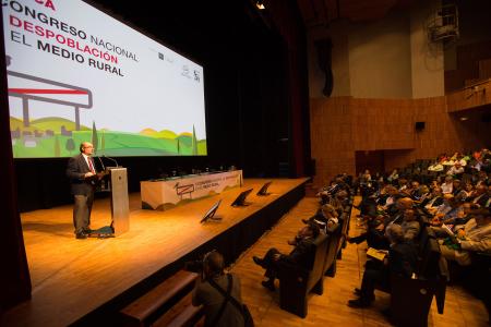 Imagen: 011_Congreso_Despoblación_Huesca_FotoJavierBroto.jpg