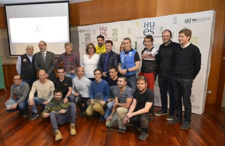 Imagen: Foto de familia de la Challenge Huesca la Magia