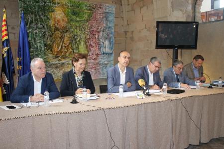 Mesa redonda.