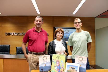 Imagen: Maribel de Pablo con los autores de las últimas dos ediciones de Félix de Azara