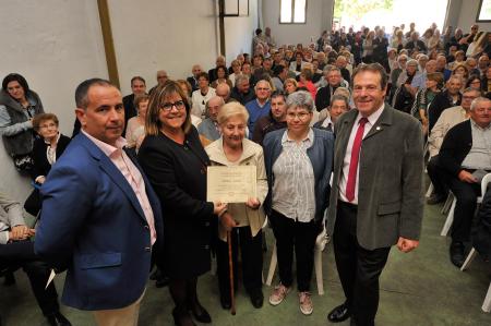 Imagen: Acto central donde se ha hecho entrega de los títulos de colonos. P. OTÍN