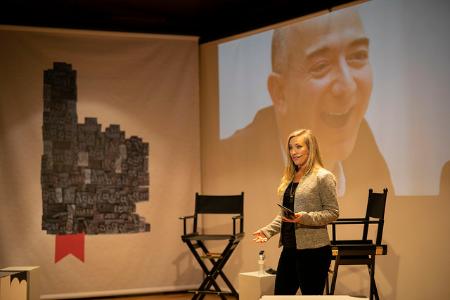 Imagen: Ann Hiatt durante la clausura del Congreso. F: Javier Broto