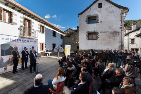 La provincia de Huesca se lanza a una extensión de la banda sin precedentes ancha para situar a más de 320 poblaciones ante su mayor...