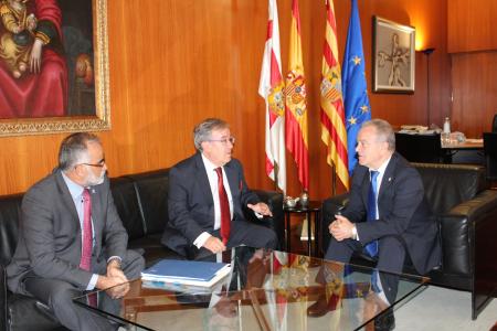 Imagen: El Presidente de la Diputación en la reunión con el Justicia de Aragón