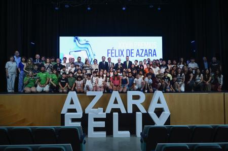 José Luis Pérez, José Antonio Pradas e Isaac Claver en la entrega del Galardón Félix de Azara