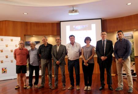 Imagen: Foto de familia con todos los implicados en su organización