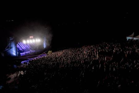 Imagen: Ambiente en uno de los conciertos del fin de semana. J. ORIZ