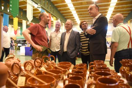 Imagen: Visita al espacio de alfarería, una de las novedades en esta edición