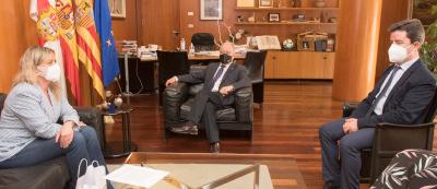 Imagen: La Asamblea de Extremadura y la Diputación de Huesca se reúnen para...