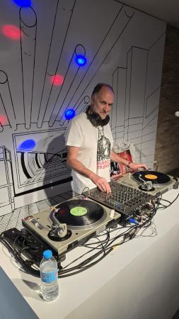 Sesión Dj: LUIS LLES (Huesca)