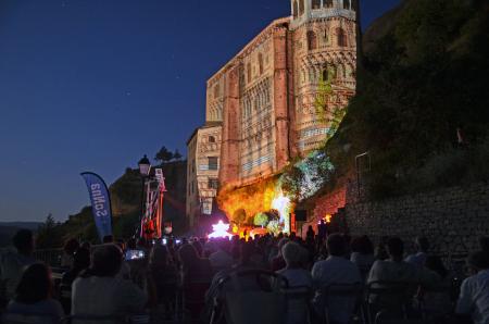 La actuación de Producciones Viridiana en la Basílica Virgen de la Peña de Graus superó ampliamente las expectativas de los espectadores