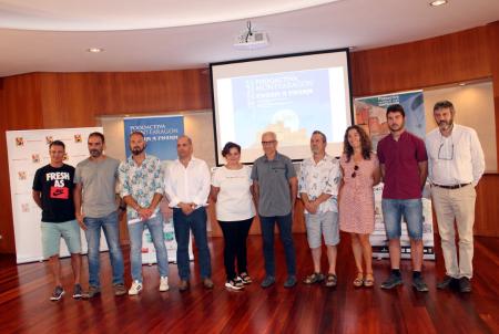 Imagen: Participantes en la presentación del programa en la DPH