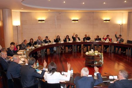 Imagen: Votación de una de las iniciativas políticas que se han debatido
