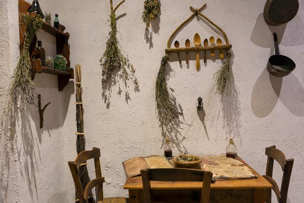 Imagen: Centro de interpretación de Las Brujas de Laspaúles