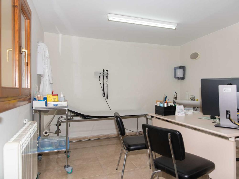 Imagen: Consultorio médico en Torres de Alcanadre.
