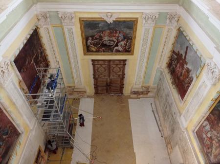 Imagen: Vista desde los andamios instalados en la Iglesia para restaurar las pinturas murales de Bayeu.jpg