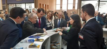 Imagen: Un momento de la visita del Presidente de DPH a INTUR en Valladolid