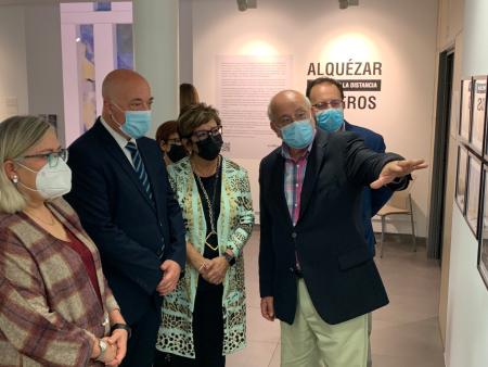 La exposición ‘Alquézar y Zuheros. Miradas en la distancia’ recibe más...