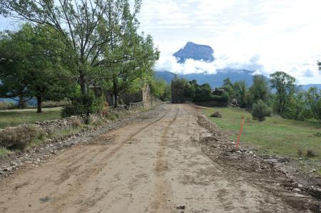 Obras en el acceso a Muro de Roda.