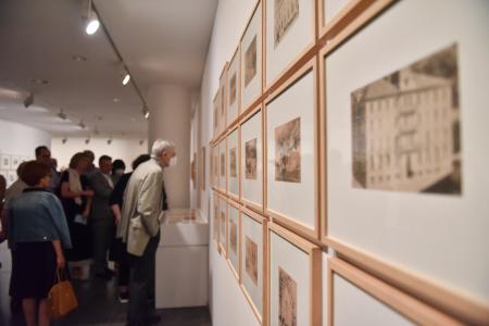 Imagen: Muestra 'Los Baños de Panticosa. Elogio del agua' en la sala de exposiciones de la Diputación Provincial de Huesca FOTOGRAFÍA VERÓNICA LACASA