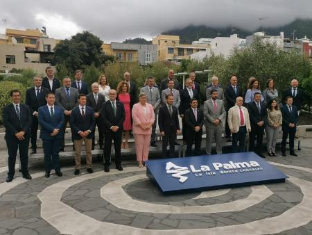 Imagen: Autoridades insulares y presidentes de diputación