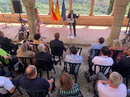 Imagen: Miguel Gracia durante su intervención el XX Aniversario de la constitución de la Comarca de La Ribagorza