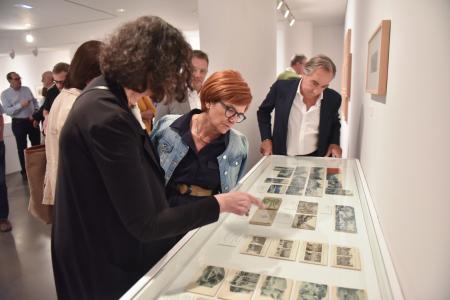 Imagen: La exposición baños de Panticosa Elogio del Agua ha mostrado una gran cantidad de documentos históricos sobre el complejo turístico FOTO VERÓNICA LACASA