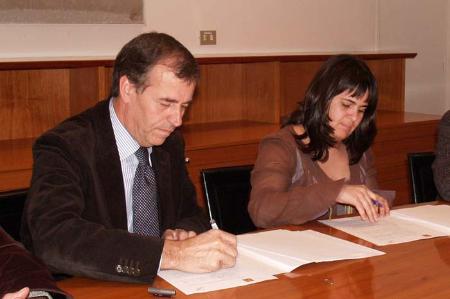 Imagen: La Diputación de Huesca y la Asociación de la Prensa firman un convenio...