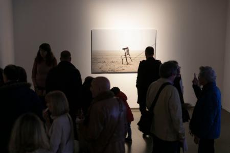Imagen: Inauguración de la exposición Líneas de Resistencia de Gema Rupérez. J.B.