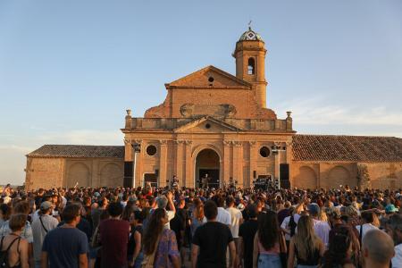 Dos mil personas han disfrutado del concierto en La Cartuja de Las Fuentes (Foto: Álvaro Calvo)