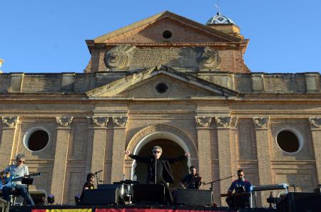 Miguel Ríos convierte el SoNna Huesca en un himno a la alegría