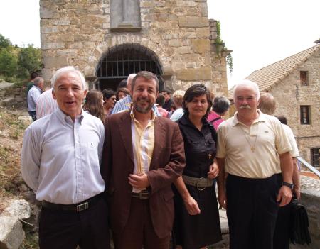 Imagen: La iglesia de Laguarta reabre sus puertas tras ser rehabilitada por los...